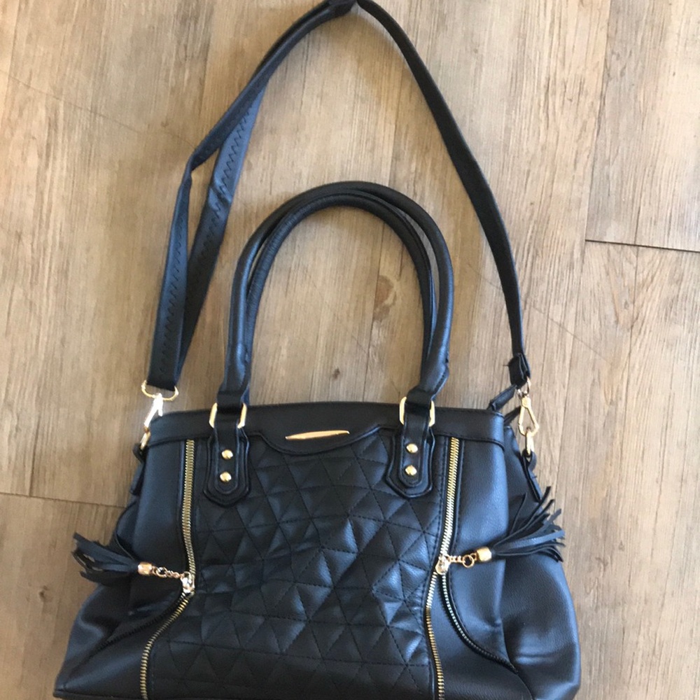 Black Faux purse With gold zipper